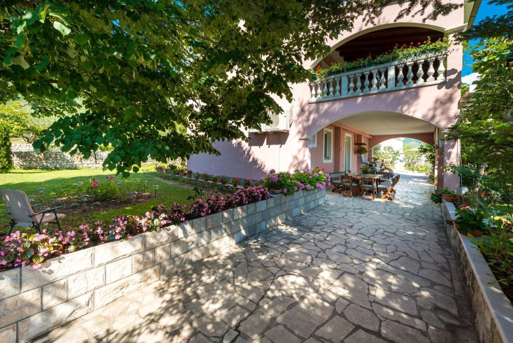 Villa Thousand Roses Lovorno Eksteriør bilde